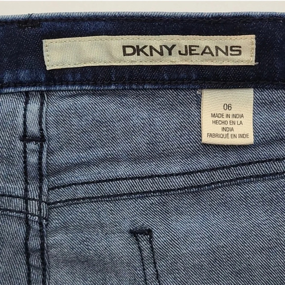 DKNY Women's Acid Wash Dark Blue Stretch Faded Jeans Size 6 - Picture 7 of 16